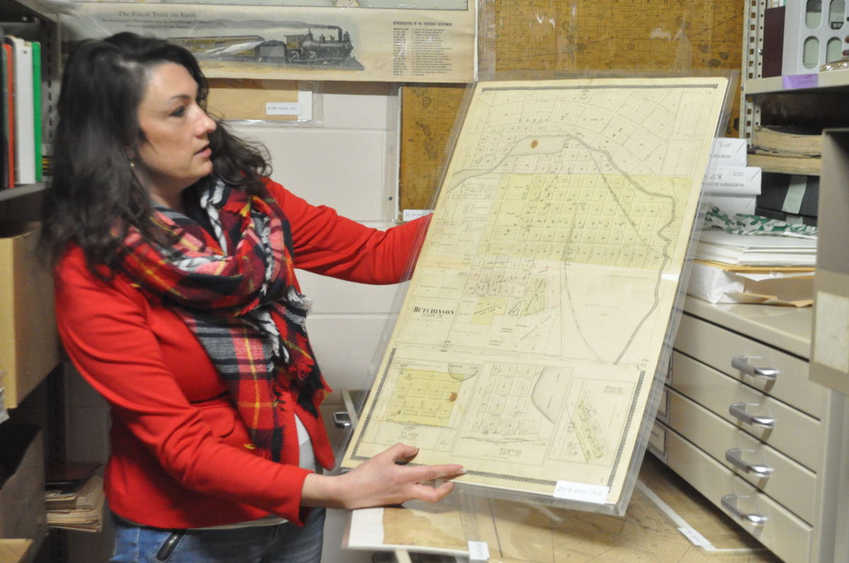 Should plats be donated to the Historical Society?