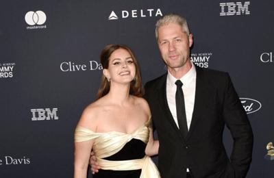 Is Lana Del Rey shading her ex Sean Larkin with album billboard in his hometown?