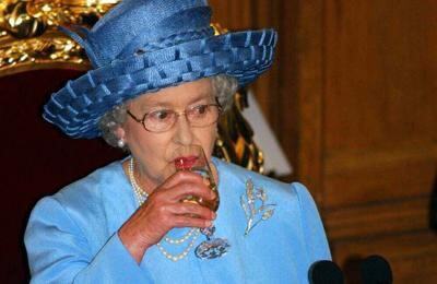 Royal Family expected to axe traditional Christmas walkabout