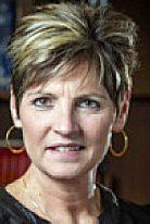 School board makes Beckie Simenson permanent superintendent