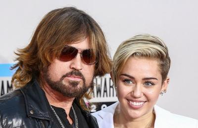 Miley Cyrus is struggling with her dad since his divorce