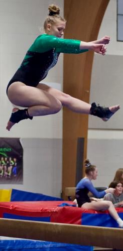 Liv Holmgren balance beam