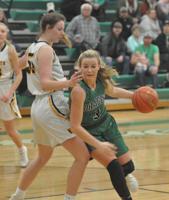 GIRLS BASKETBALL: Dragons falter in loss to top-ranked conference foe New London-Spicer