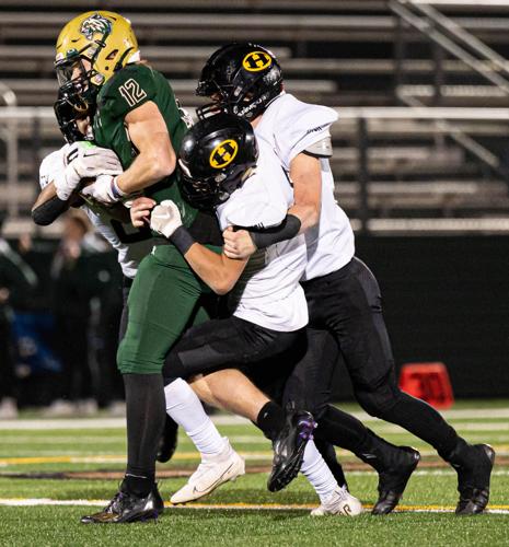 Defense wraps up runner