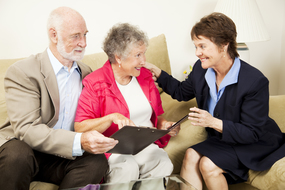 Insurance-brokers02-285x190>