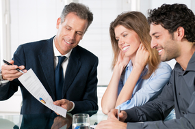 Insurance-brokers03-285x190>