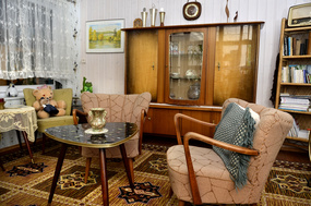 Antiques05-285x190>