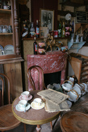 Antiques07-285x190>