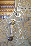 Antiques08-285x190>